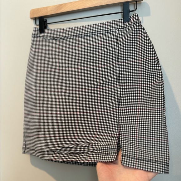 Hollister Houndstooth Ultra High Waisted A-Line Mini Skirt - Picture 1 of 7
